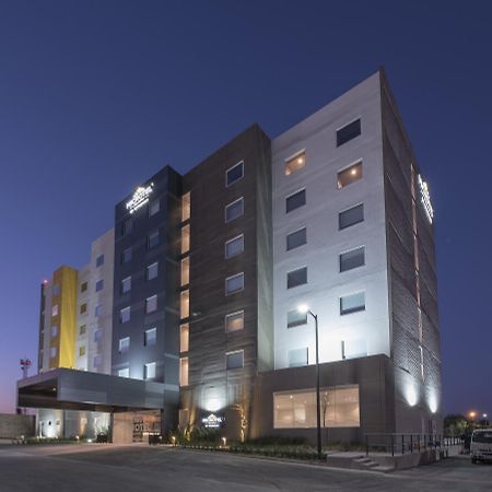 Microtel Inn & Suites By Wyndham Irapuato Exterior foto